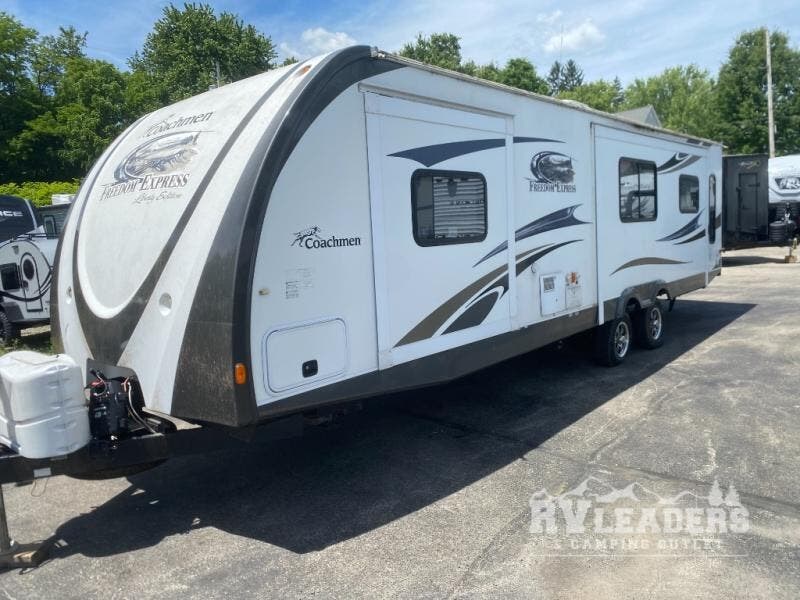Used 2012 Coachmen Freedom Express 297RLDS available in Adamsburg, Pennsylvania
