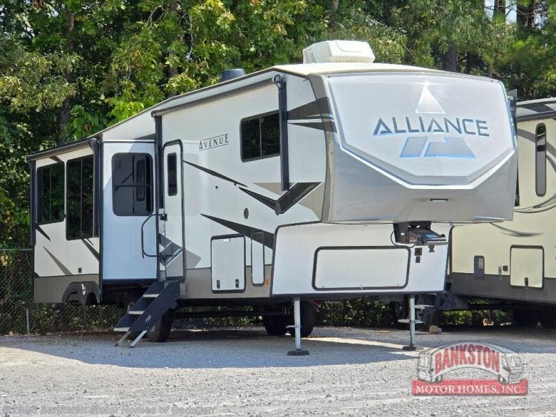 Used 2022 Alliance RV Avenue 32RLS available in Attalla, Alabama