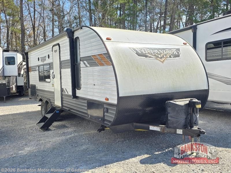 Used 2021 Forest River Wildwood X-Lite 261BHXL available in Attalla, Alabama