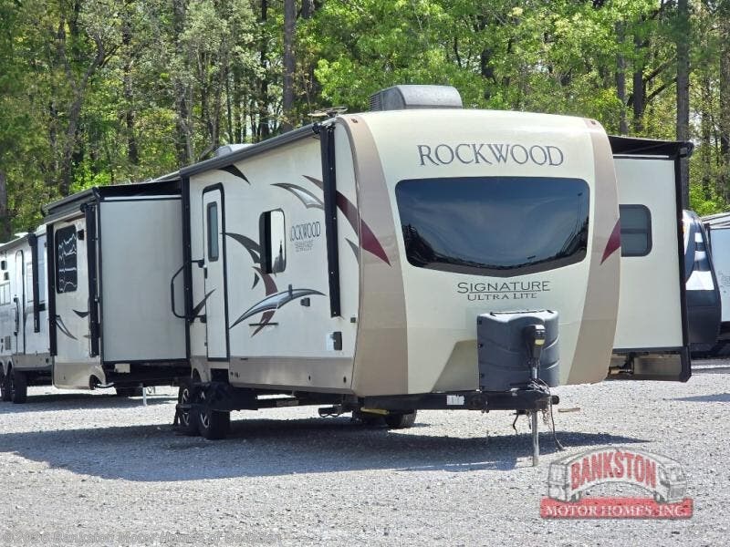 Used 2018 Forest River Rockwood Signature Ultra Lite 8329SS available in Attalla, Alabama