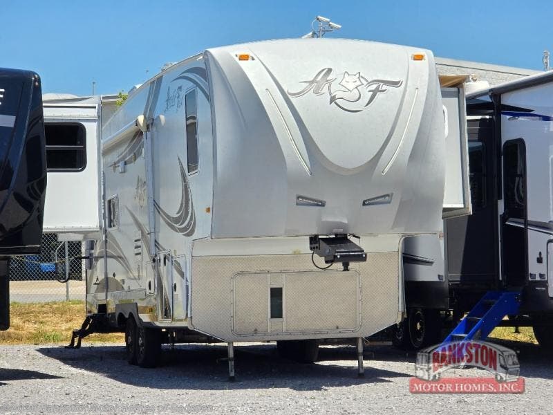 Used 2018 Northwood Silver Fox Arctic  Edition 29-5T available in Attalla, Alabama
