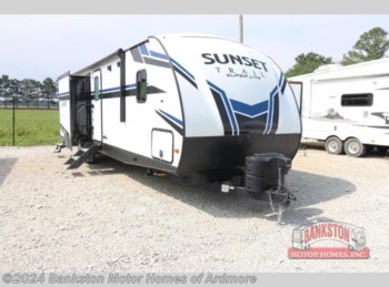 Used 2020 CrossRoads Sunset Trail SS331BH available in Ardmore, Tennessee