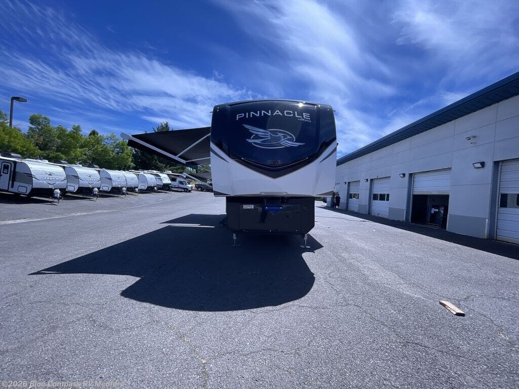 New 2025 Jayco Pinnacle 38FBRK available in Medford, Oregon