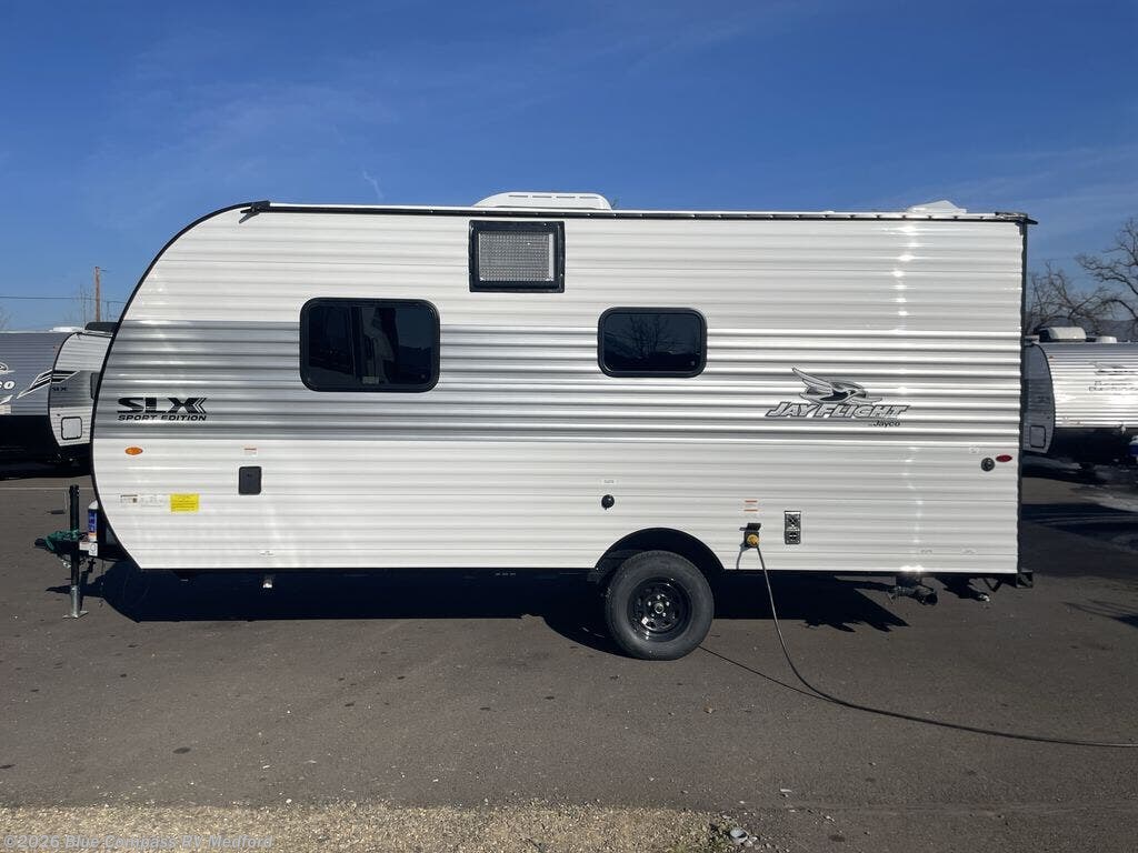 New 2025 Jayco Jay Flight SLX 170FQW available in Medford, Oregon