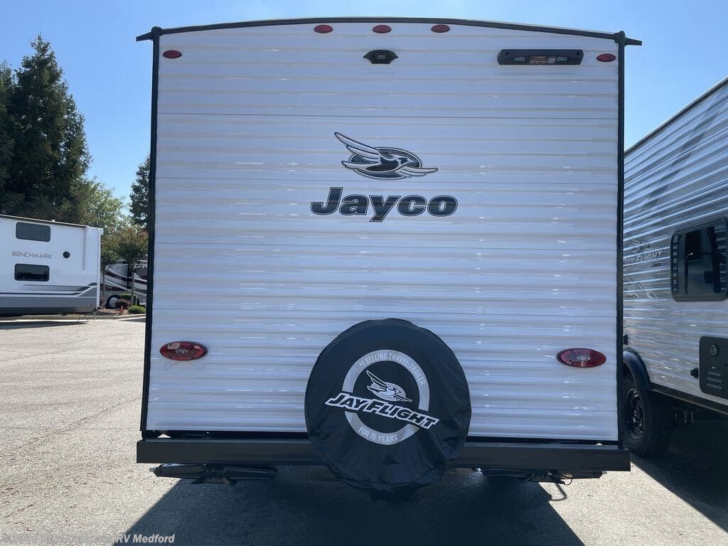 New 2026 Jayco Jay Flight SLX 175FQW available in Medford, Oregon