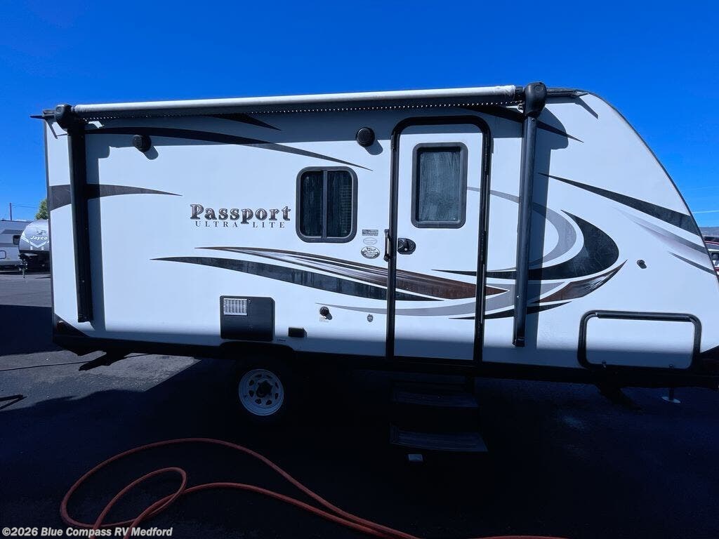 Used 2018  Keystone Passport 153ML Express by Keystone from Blue Compass RV Medford in Medford, OR