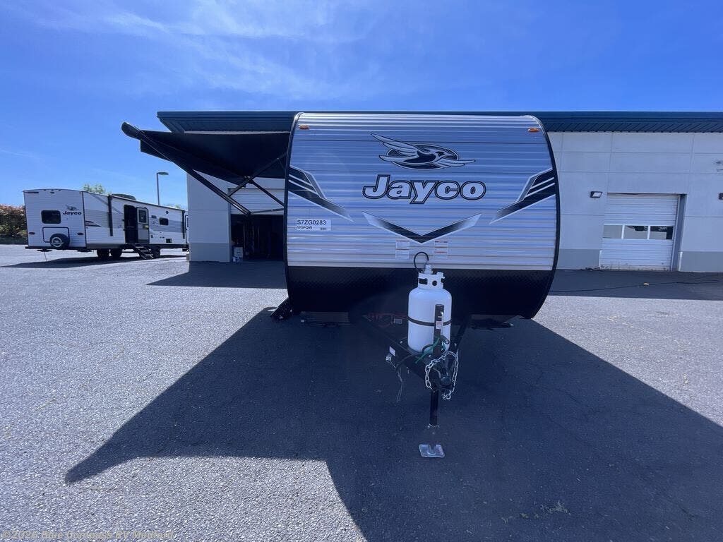 Used 2025 Jayco Jay Flight SLX 175FQW available in Medford, Oregon