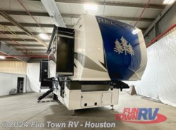 New 2025 Redwood RV Redwood 412GK available in Wharton, Texas