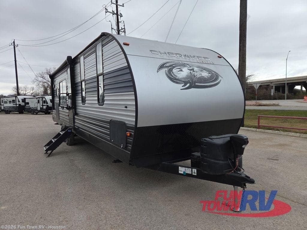 Used 2022 Forest River Cherokee 274RK available in Wharton, Texas
