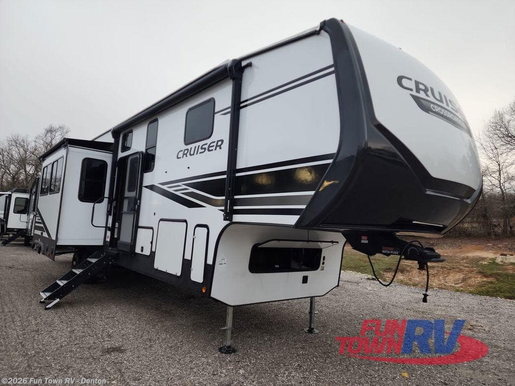 New 2025 CrossRoads Cruiser 37LF available in Denton, Texas