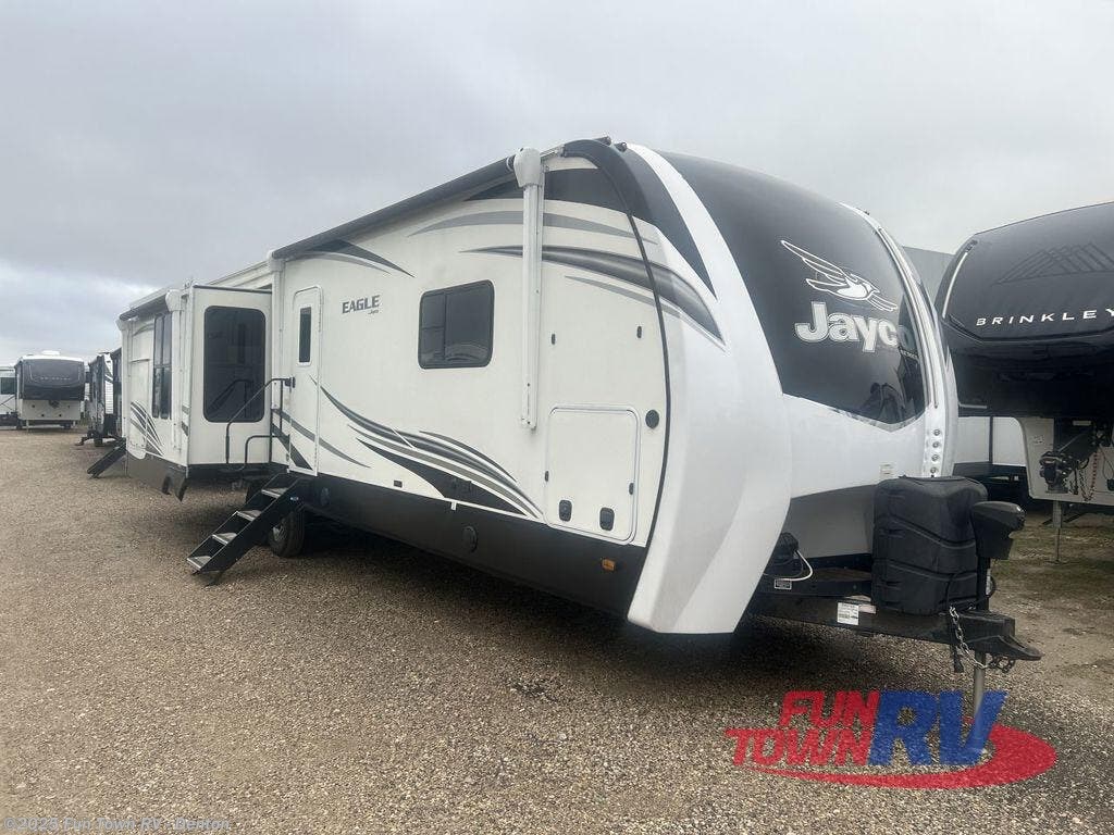 Used 2021 Jayco Eagle 334RLOK available in Denton, Texas