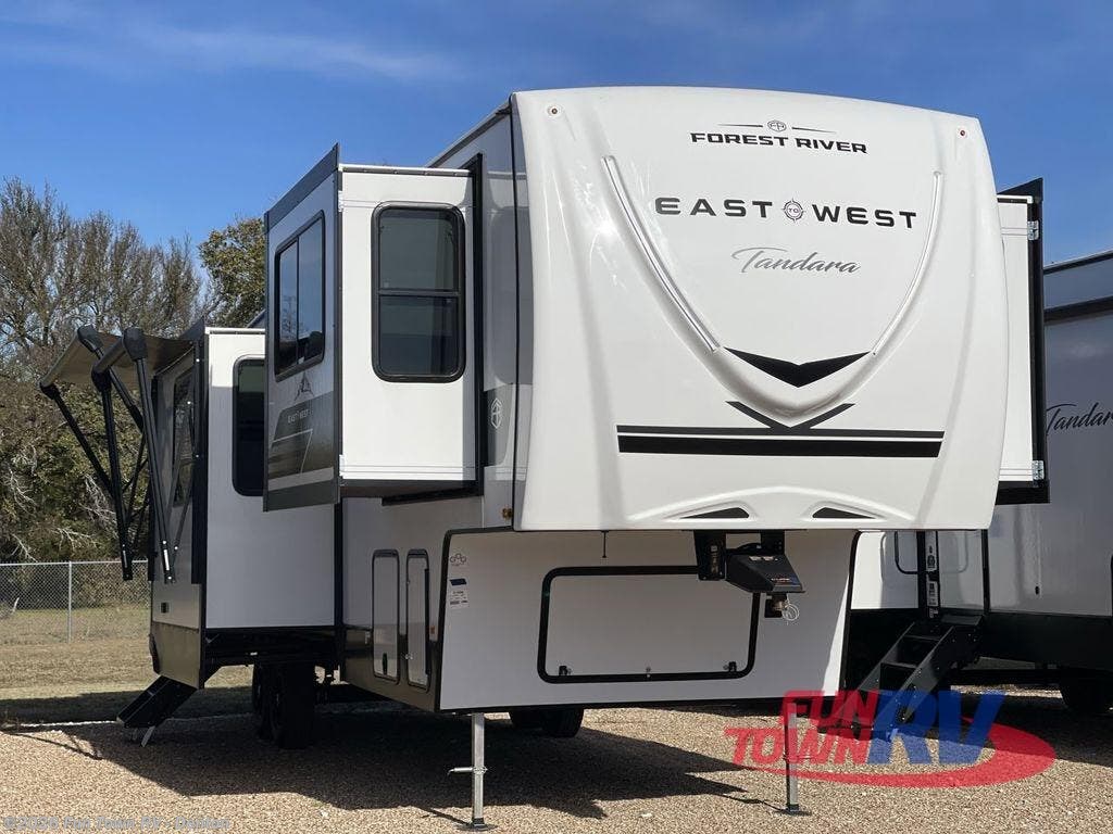 New 2026 East to West Tandara 390FL available in Denton, Texas