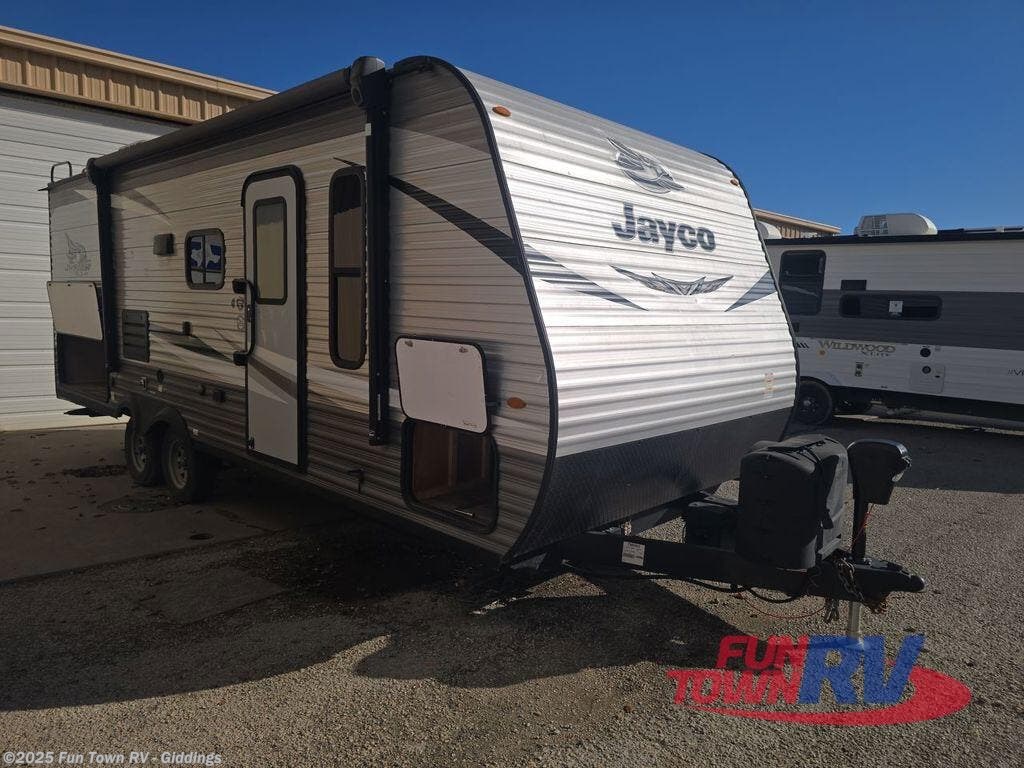 Used 2021 Jayco Jay Flight SLX 8 224BH available in Giddings, Texas