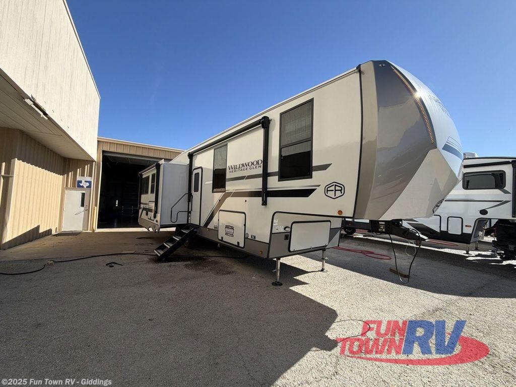 New 2026 Forest River Wildwood Heritage Glen 321DRL available in Giddings, Texas