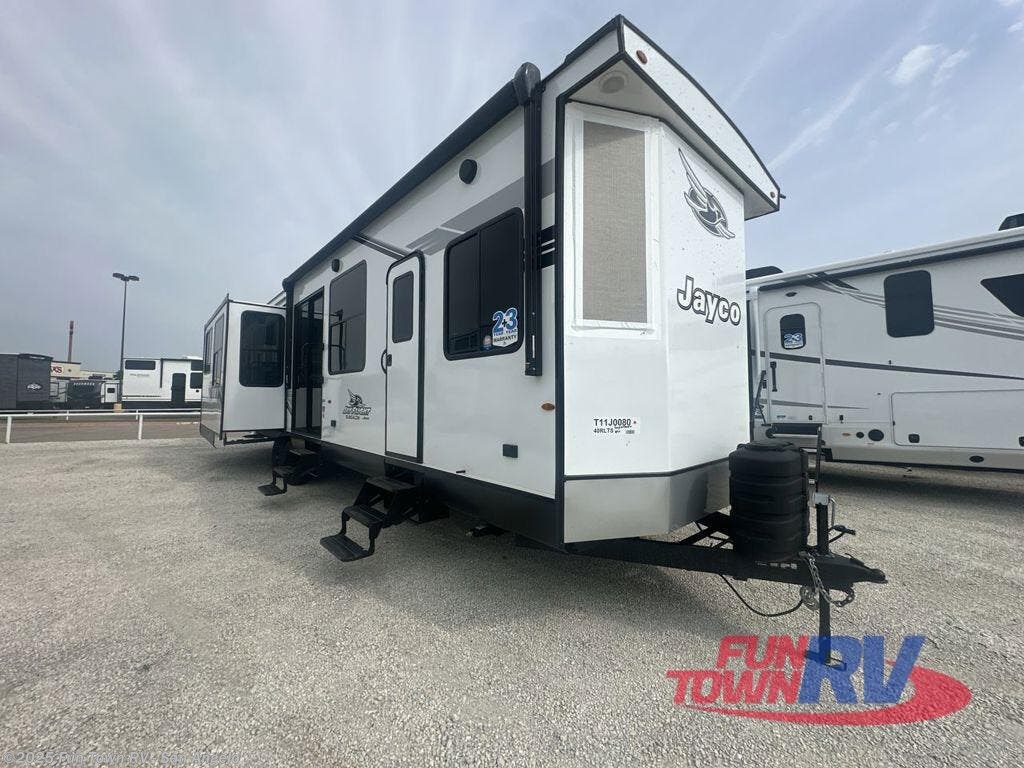 New 2026 Jayco Jay Flight Bungalow 40RLTS available in San Angelo, Texas