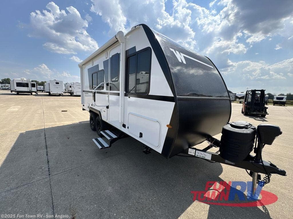 New 2026 Winnebago Micro Minnie 2100BH available in San Angelo, Texas