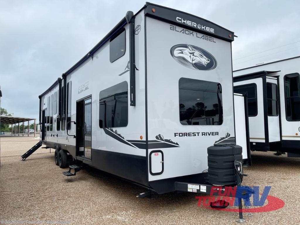 New 2025 Forest River Cherokee Timberwolf Black Label 39ALBL available in San Angelo, Texas