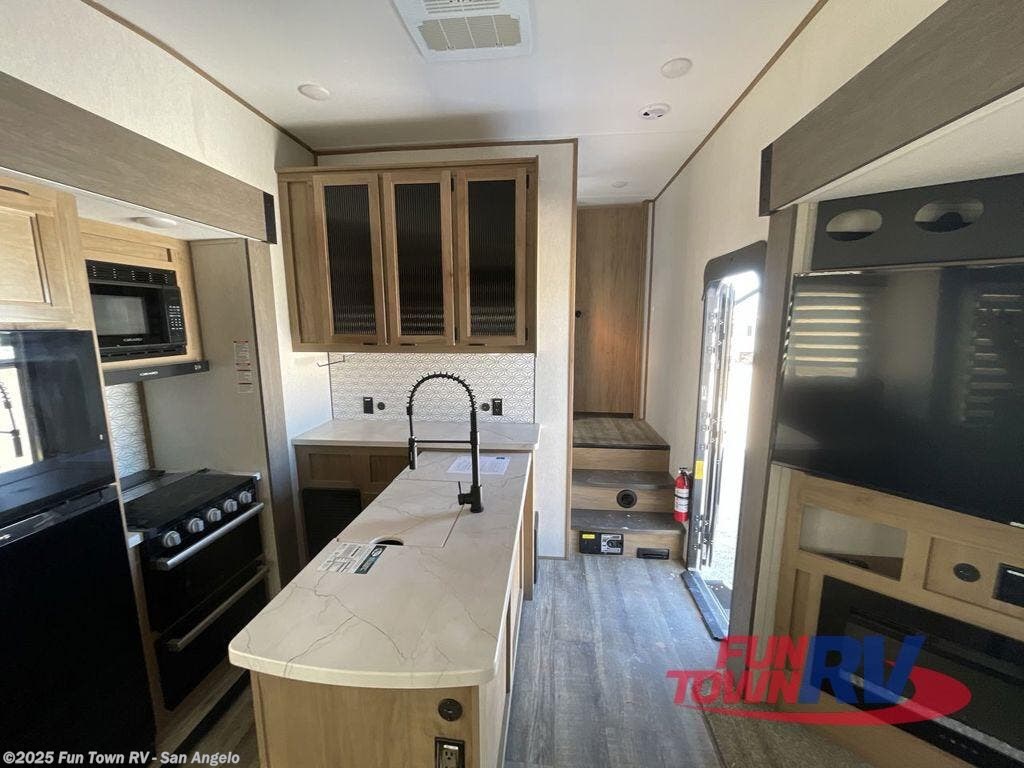 Used 2024 Forest River Cherokee Arctic Wolf 27SGS available in San Angelo, Texas