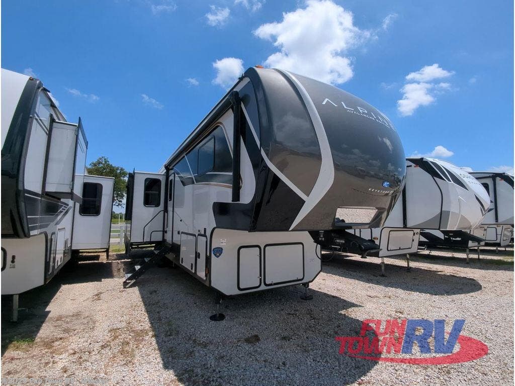 New 2025 Keystone Alpine Avalanche Edition 366LS available in Thackerville, Oklahoma