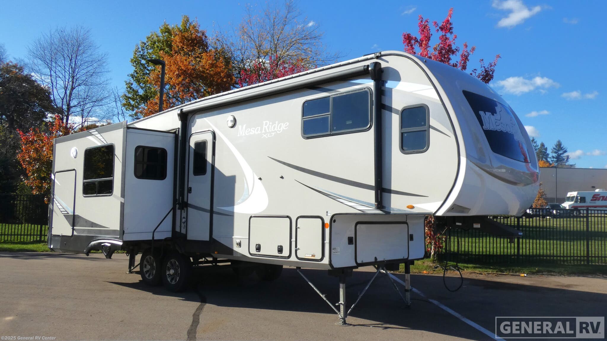 Used 2021 Highland Ridge Mesa Ridge XLT 264RLS available in Clarkston, Michigan