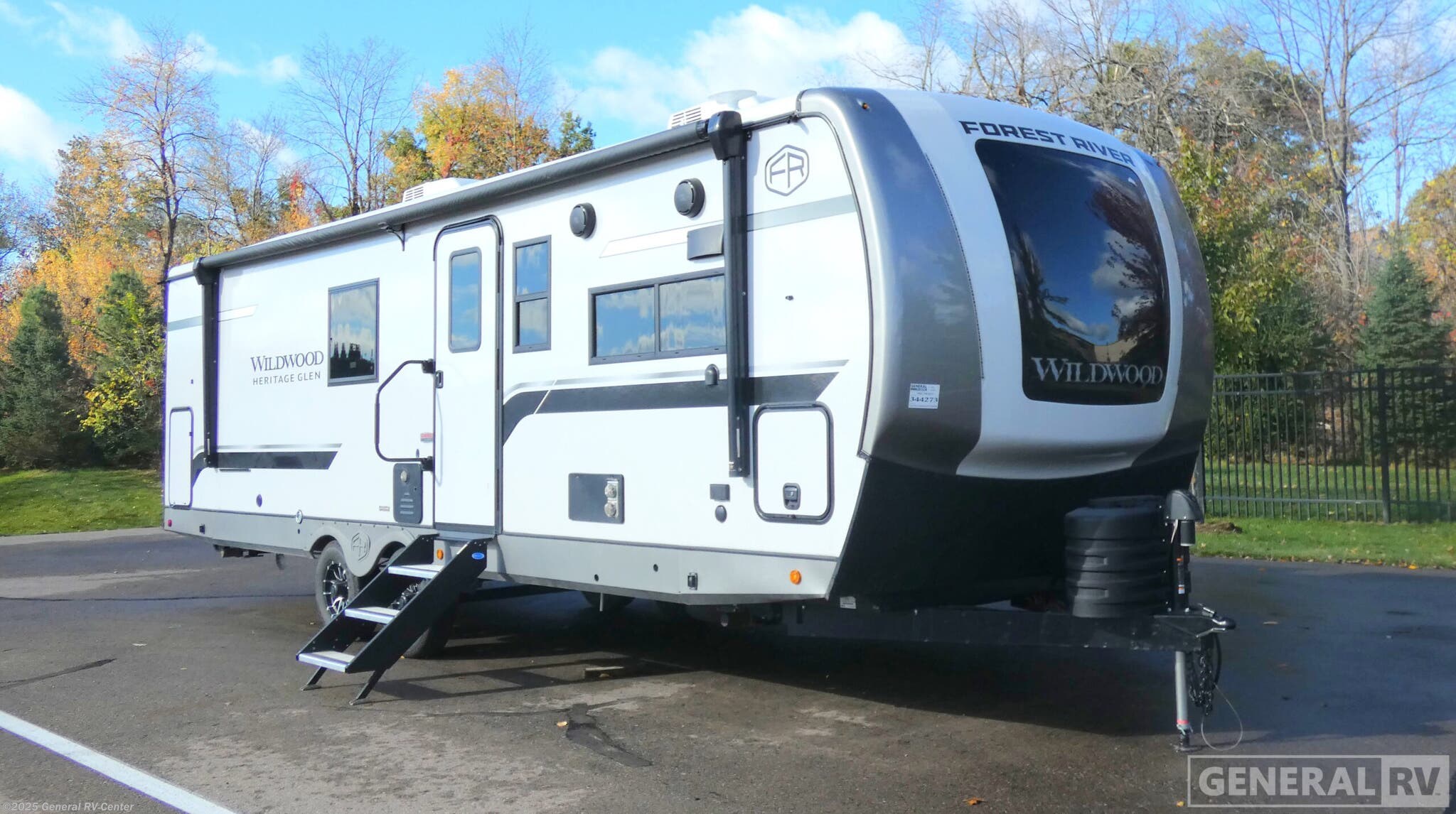 Used 2025 Forest River Wildwood Heritage Glen 261FKRB available in Clarkston, Michigan