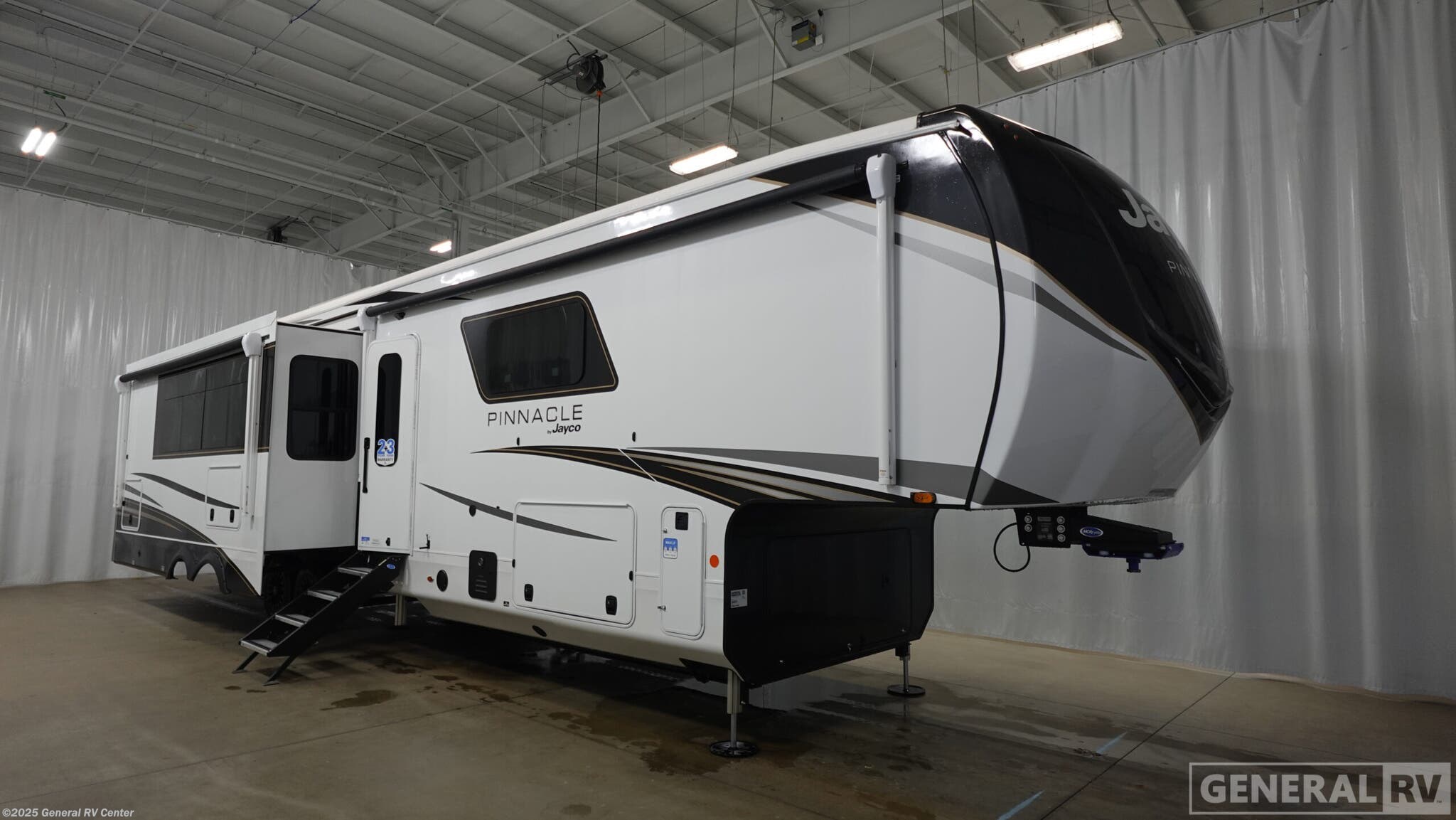 New 2026 Jayco Pinnacle 38FBRK available in Clarkston, Michigan