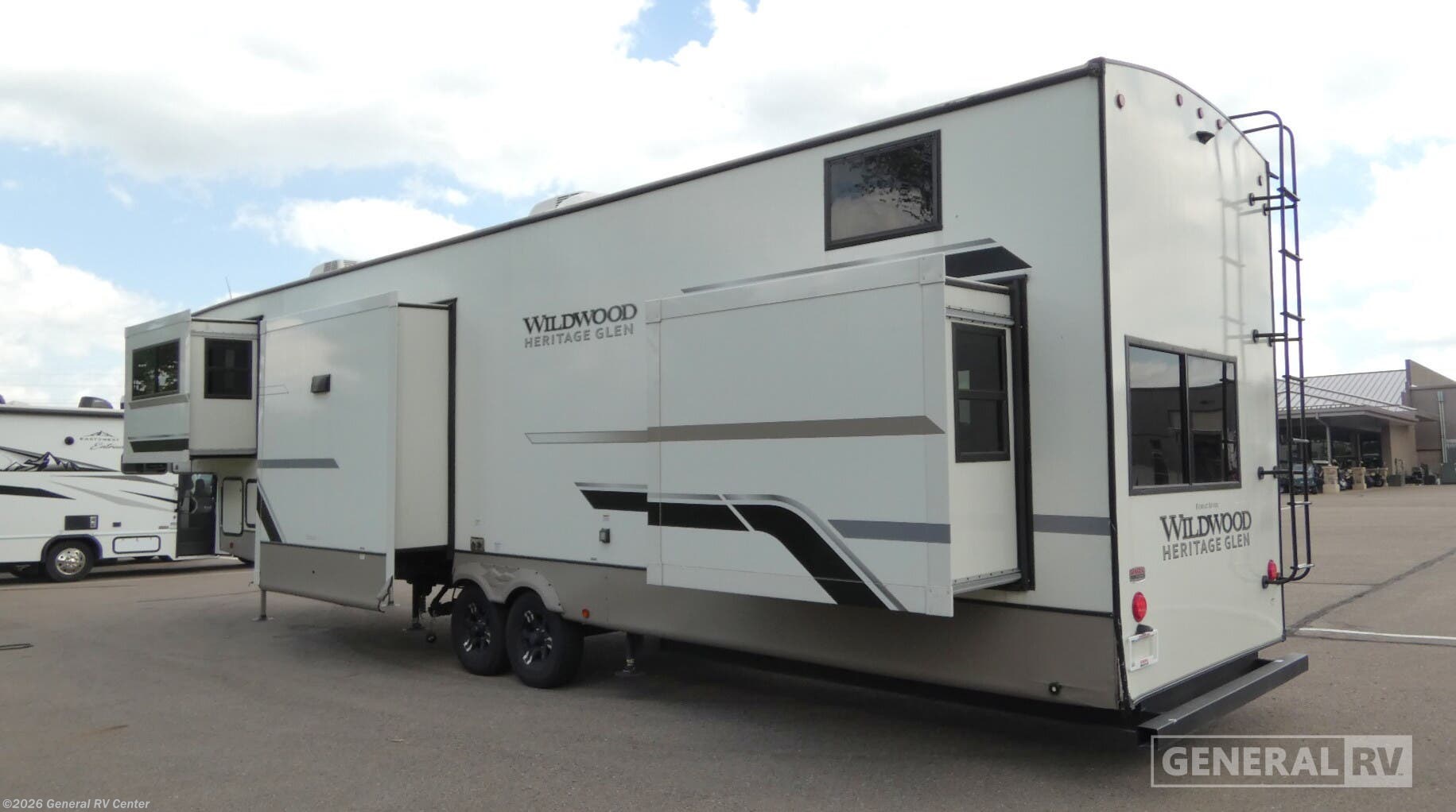 Used 2024 Forest River  HERITAGE 378FL available in Clarkston, Michigan