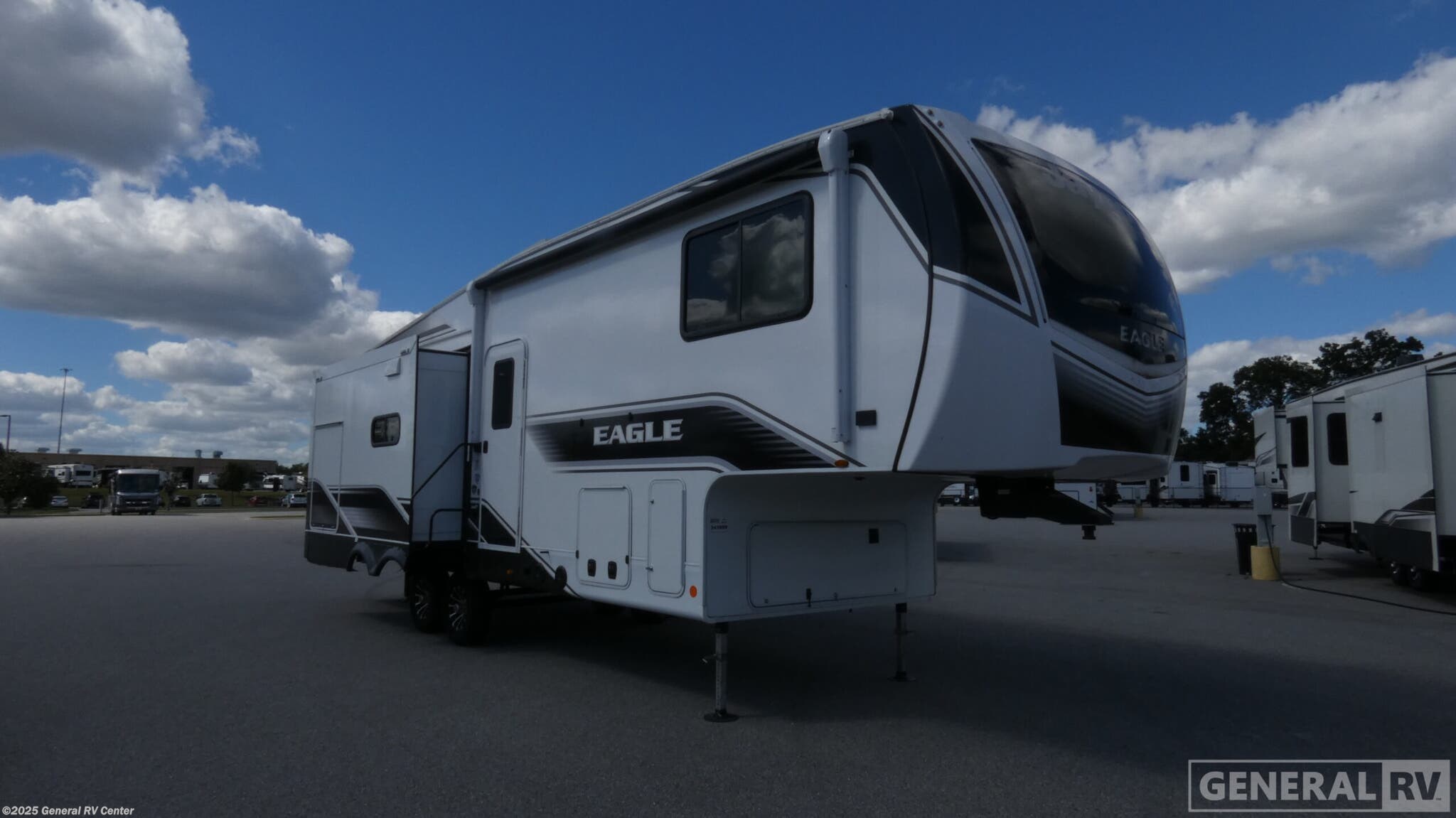 Used 2025 Jayco Eagle 28CRT available in Ocala, Florida
