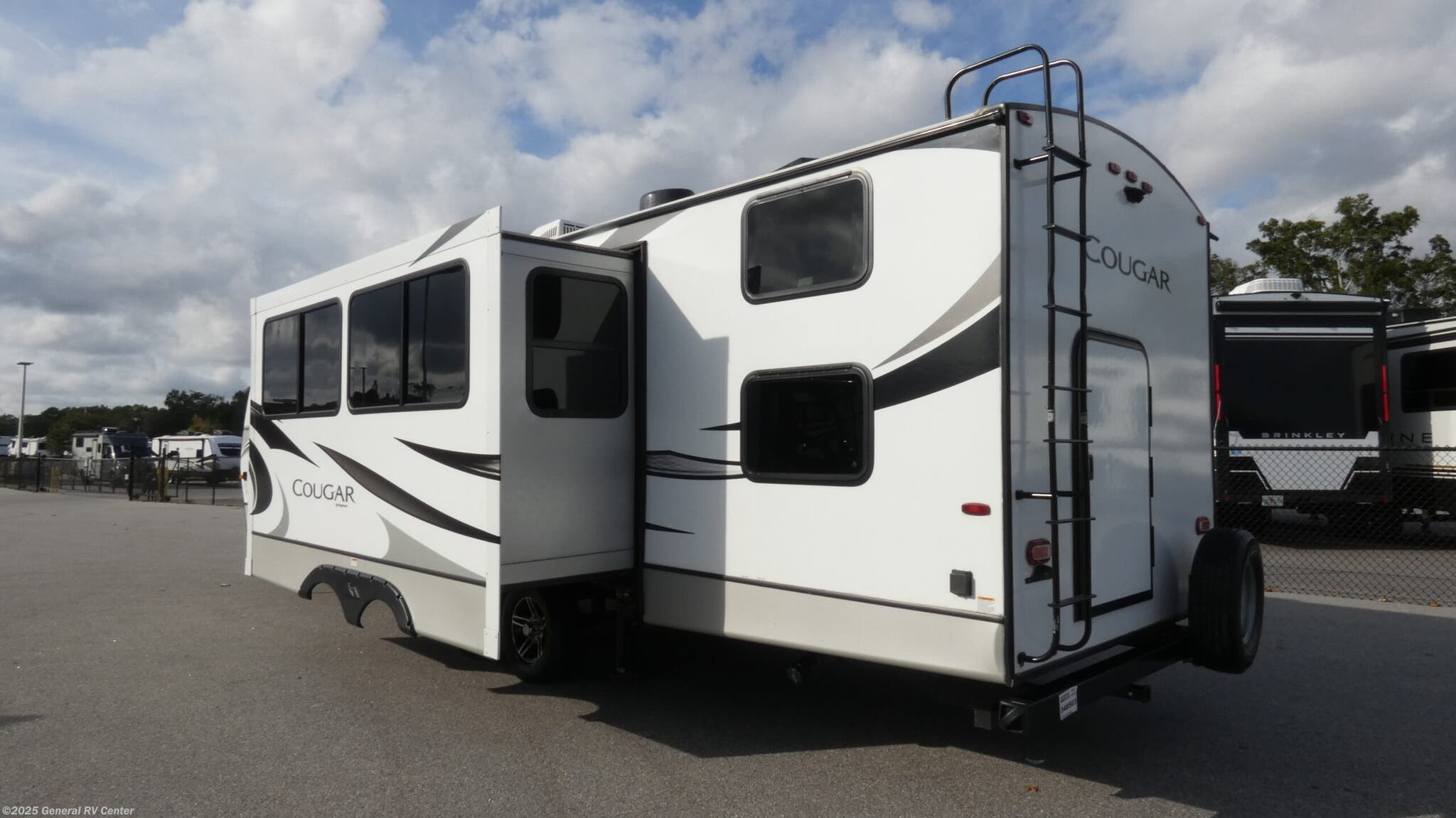 Used 2020 Keystone Cougar 29BHS available in Ocala, Florida