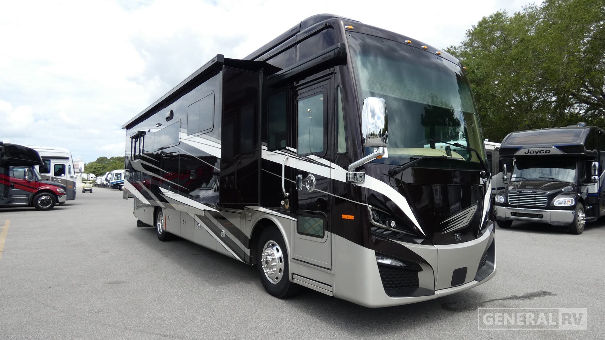 Used 2023 Tiffin Phaeton 37BH available in Ocala, Florida