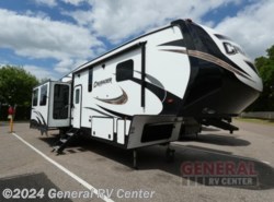Used 2018 Prime Time Crusader 341RST available in Dover, Florida