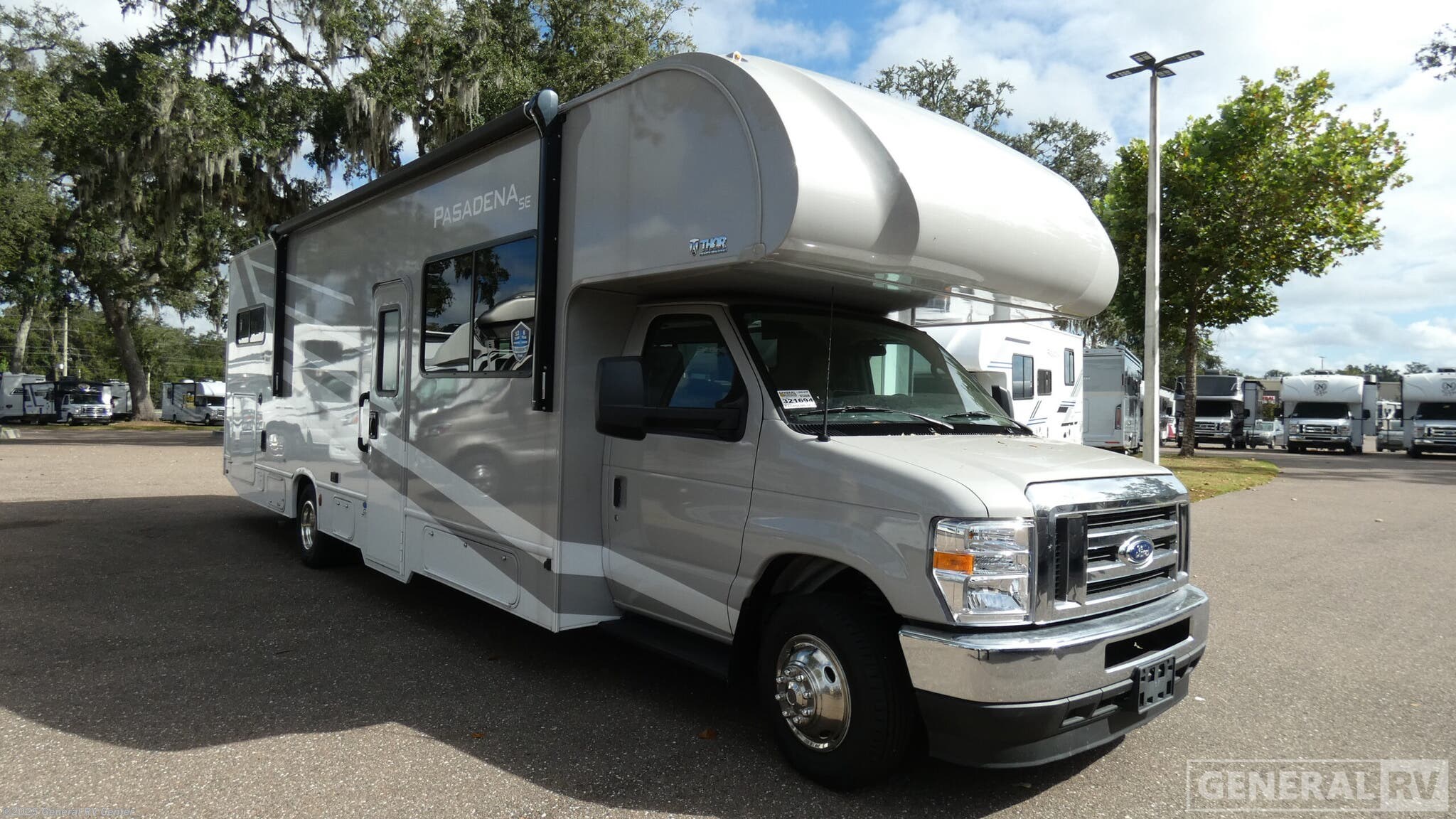 New 2025 Thor Motor Coach Pasadena SE31 available in Dover, Florida