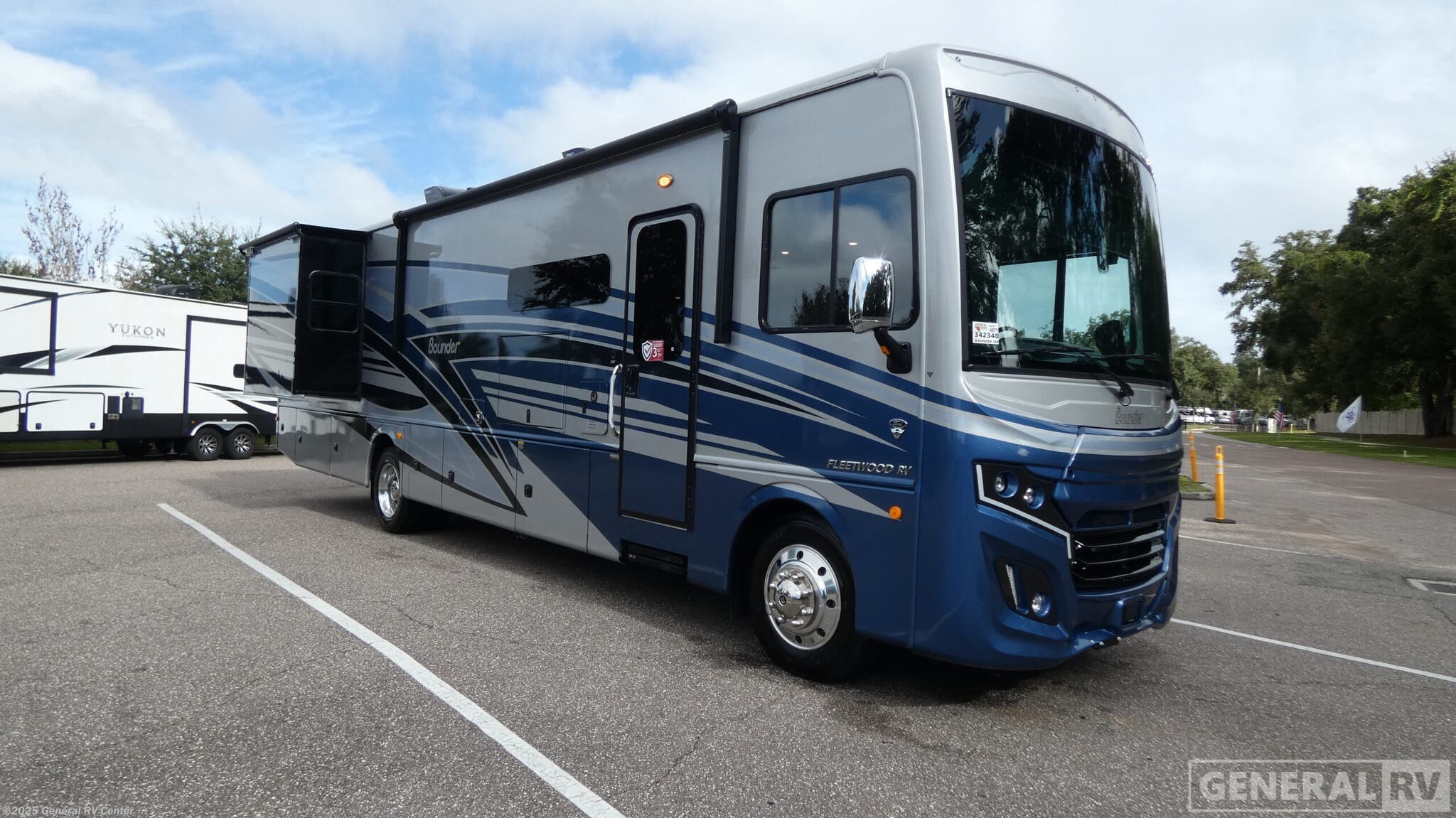 New 2026 Fleetwood Bounder 36F available in Dover, Florida