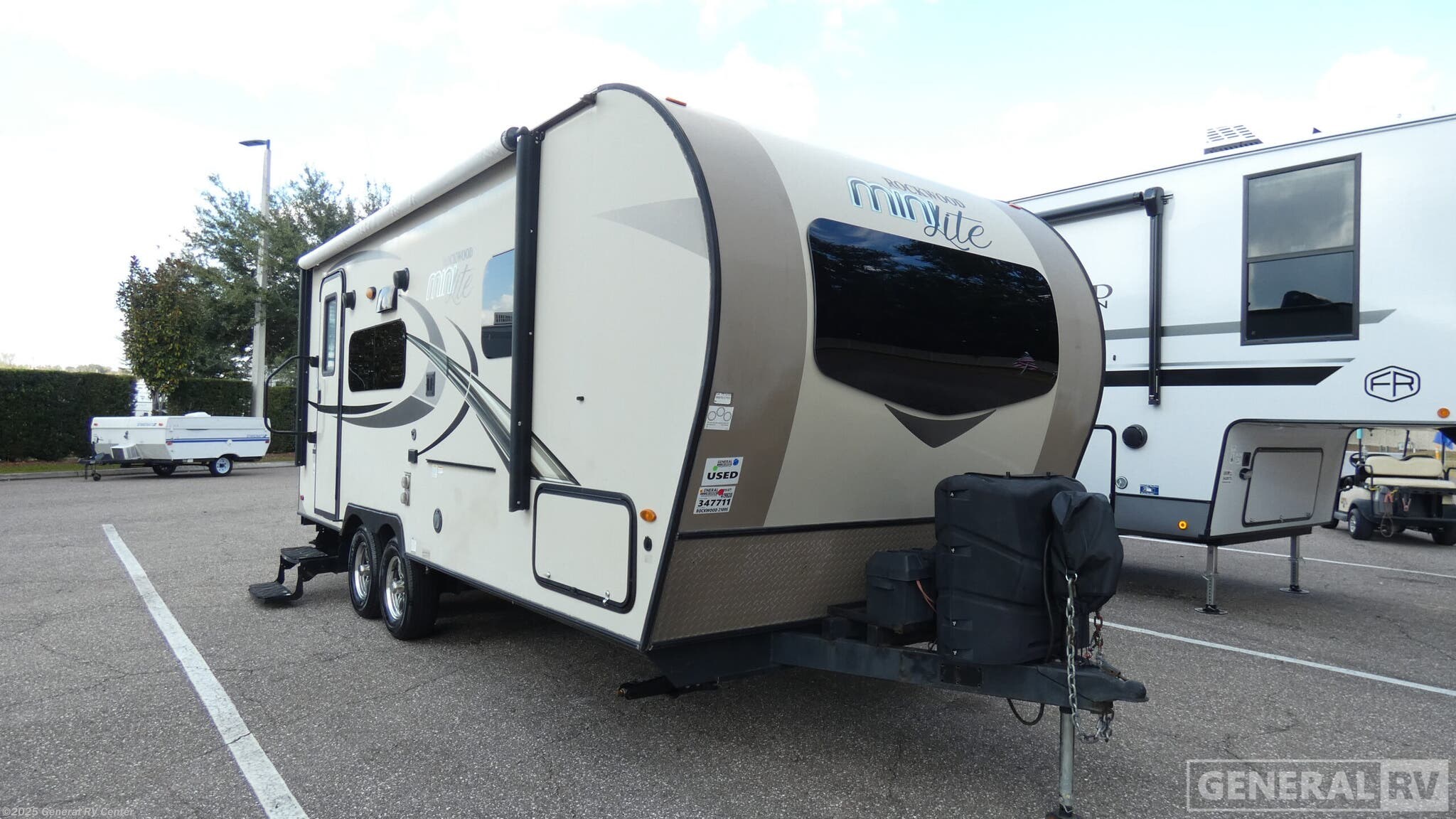 Used 2018 Forest River Rockwood Mini Lite 2109S available in Dover, Florida