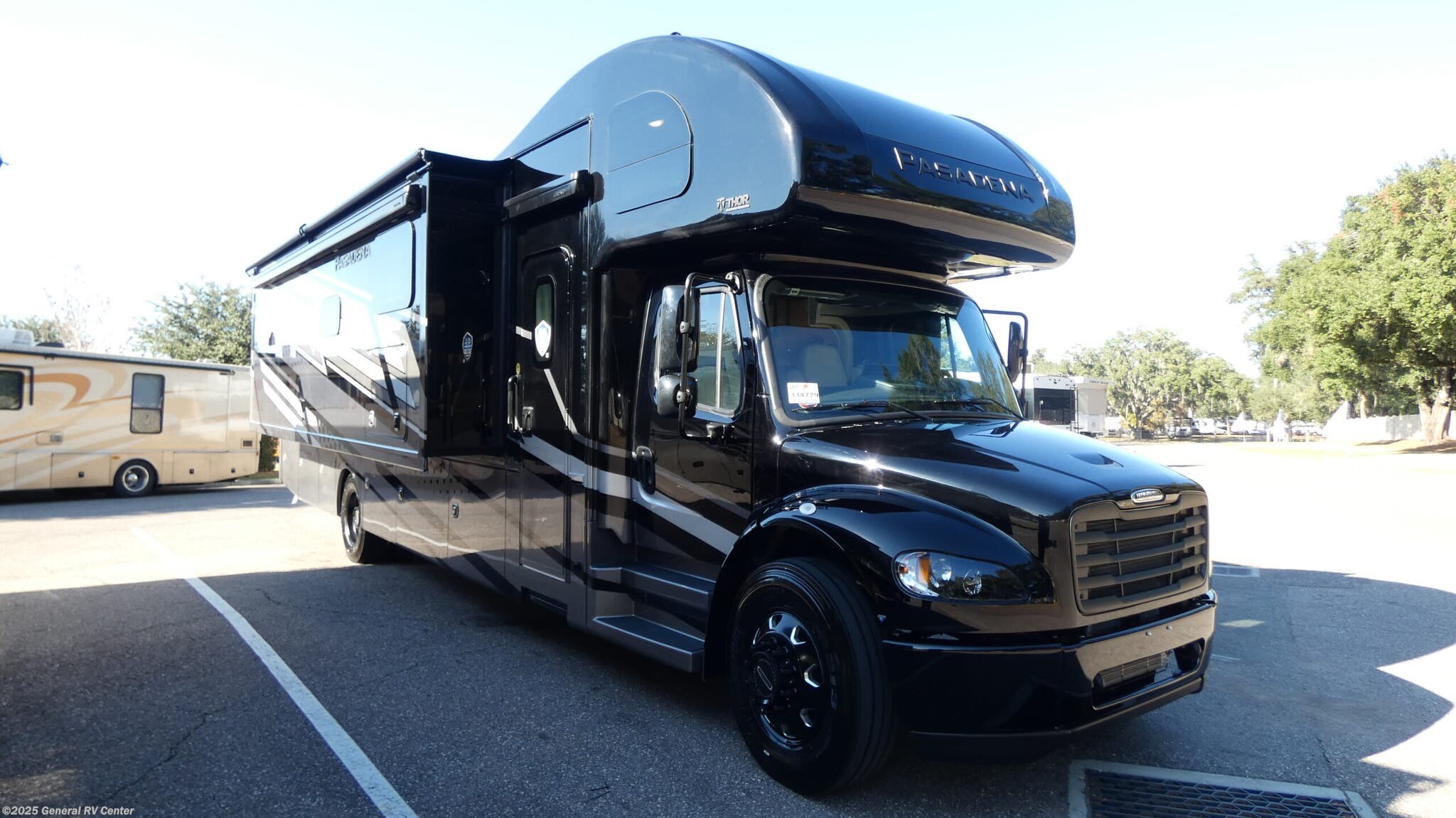 New 2026 Thor Motor Coach Pasadena 38DX available in Dover, Florida