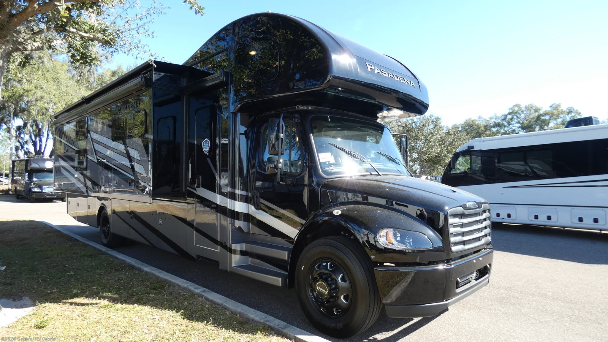 New 2026 Thor Motor Coach Pasadena 38 XL available in Dover, Florida