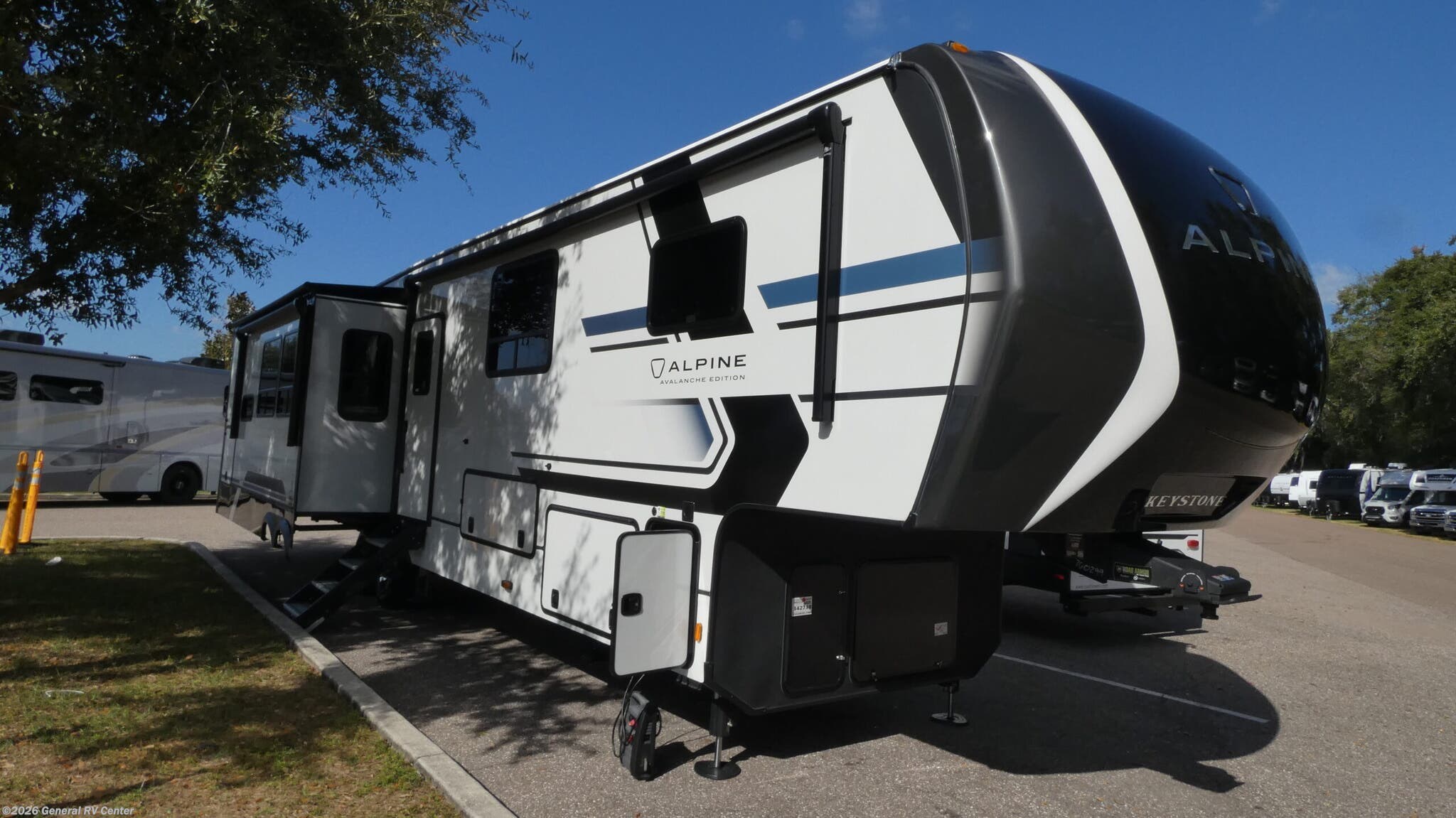 New 2026 Keystone Alpine Avalanche Edition 379MB available in Dover, Florida