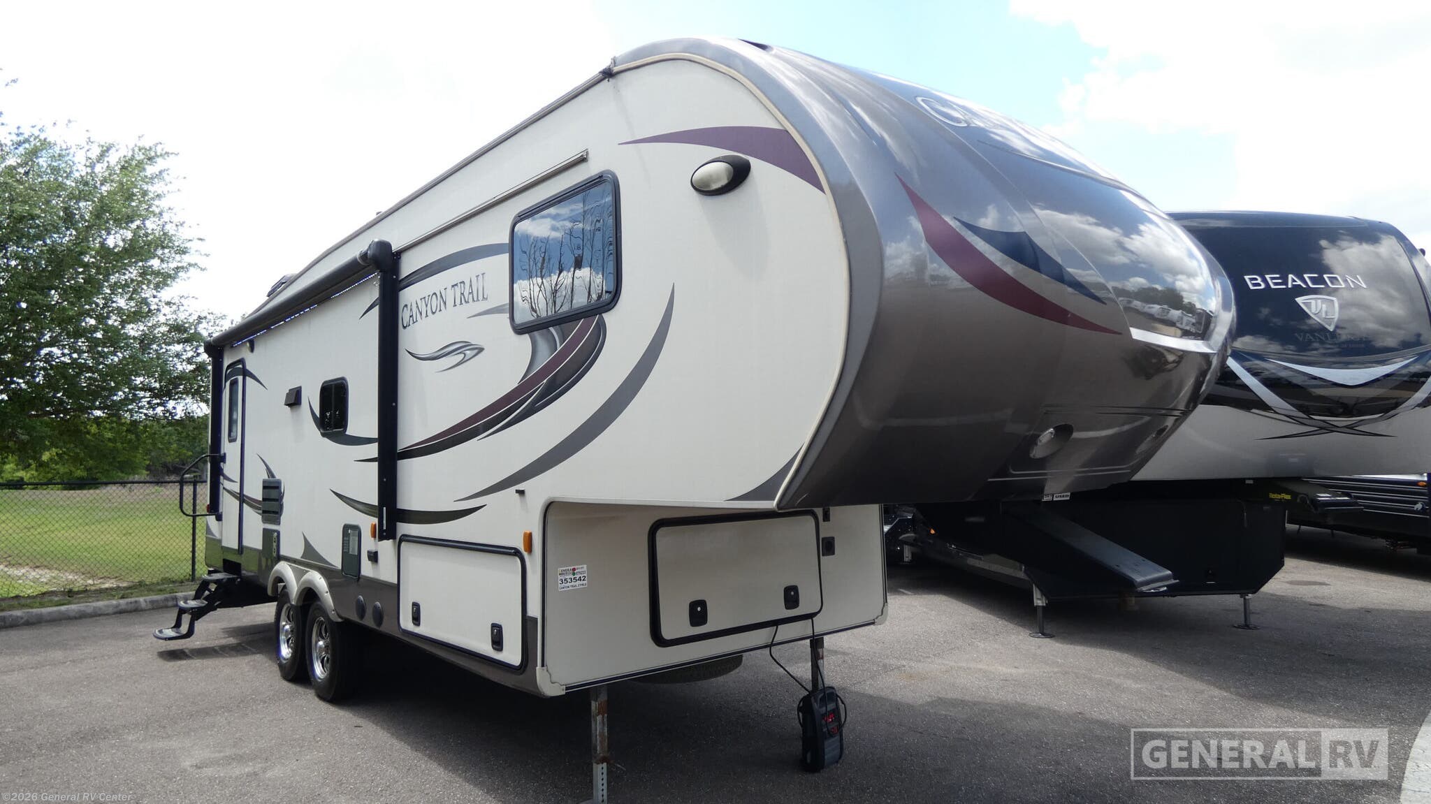 Used 2015 Gulf Stream Canyon Trail 27FRLD available in Dover, Florida