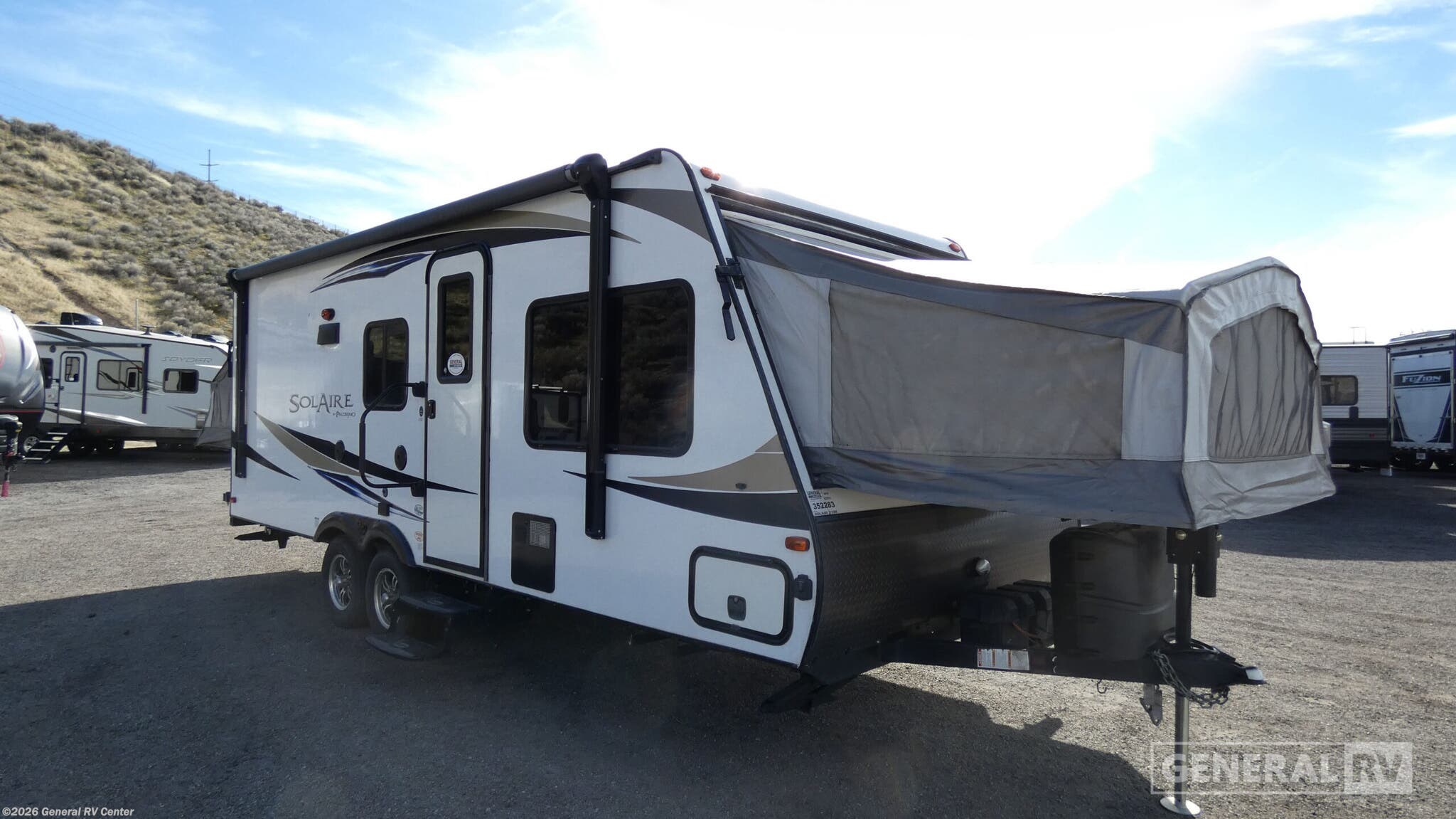 Used 2018 Palomino Solaire 213X available in Draper, Utah