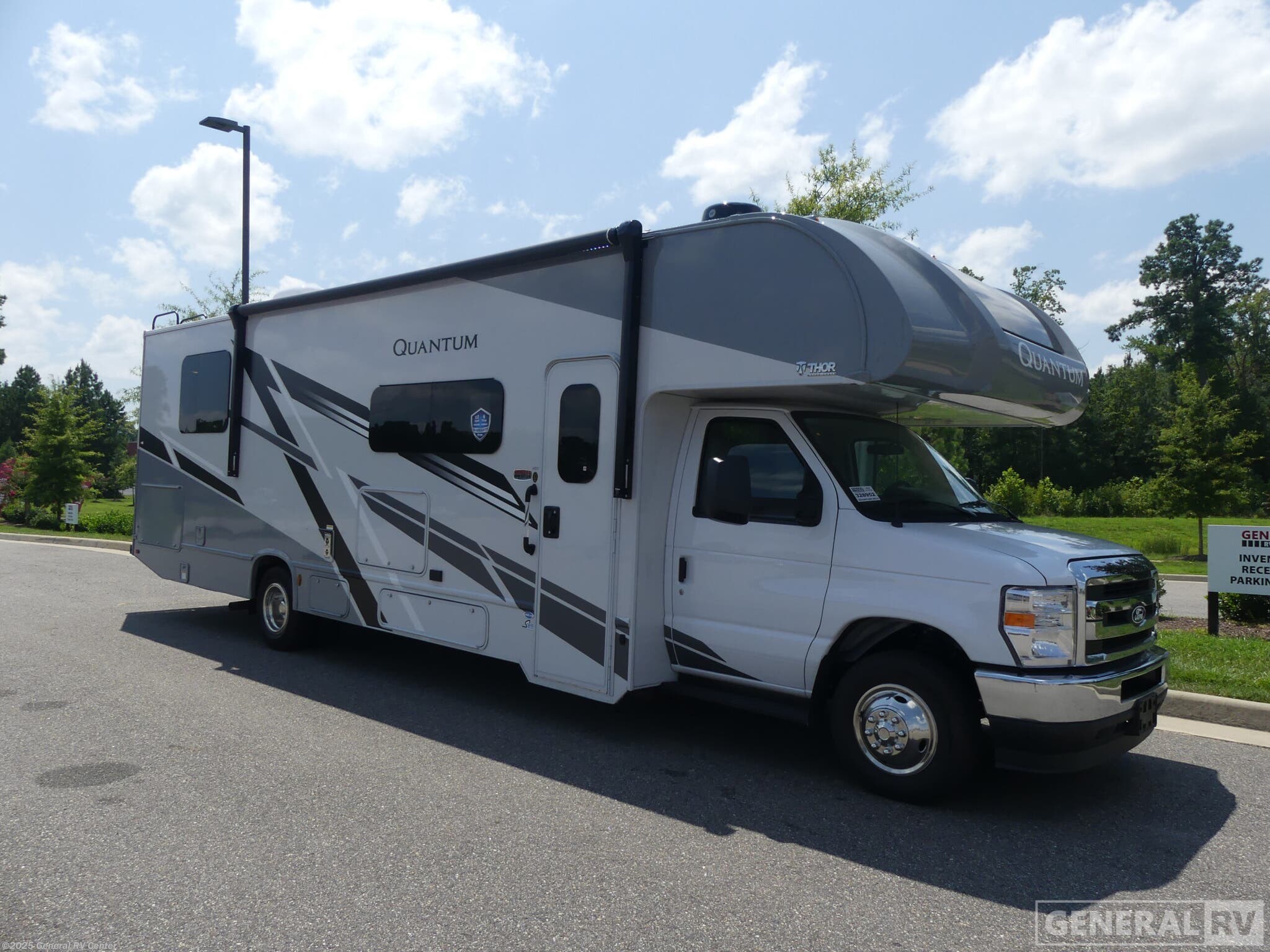 New 2026 Thor Motor Coach Quantum HS31 available in Ashland, Virginia