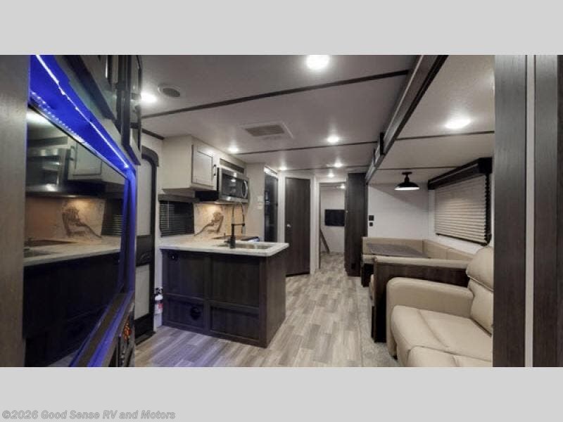 Used 2021 CrossRoads Cruiser Aire CR33BHB available in Albuquerque, New Mexico
