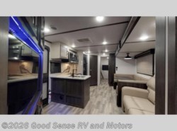 Used 2021 CrossRoads Cruiser Aire CR33BHB available in Albuquerque, New Mexico