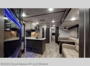 Used 2021 CrossRoads Cruiser Aire CR33BHB available in Albuquerque, New Mexico