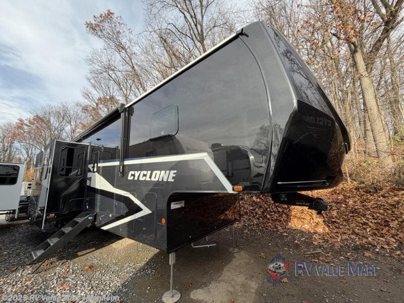 New 2026 Heartland Cyclone 3913 available in Manheim, Pennsylvania