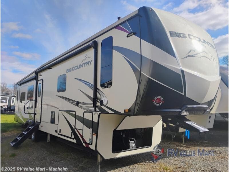 Used 2021 Heartland Big Country 3702 FB available in Manheim, Pennsylvania