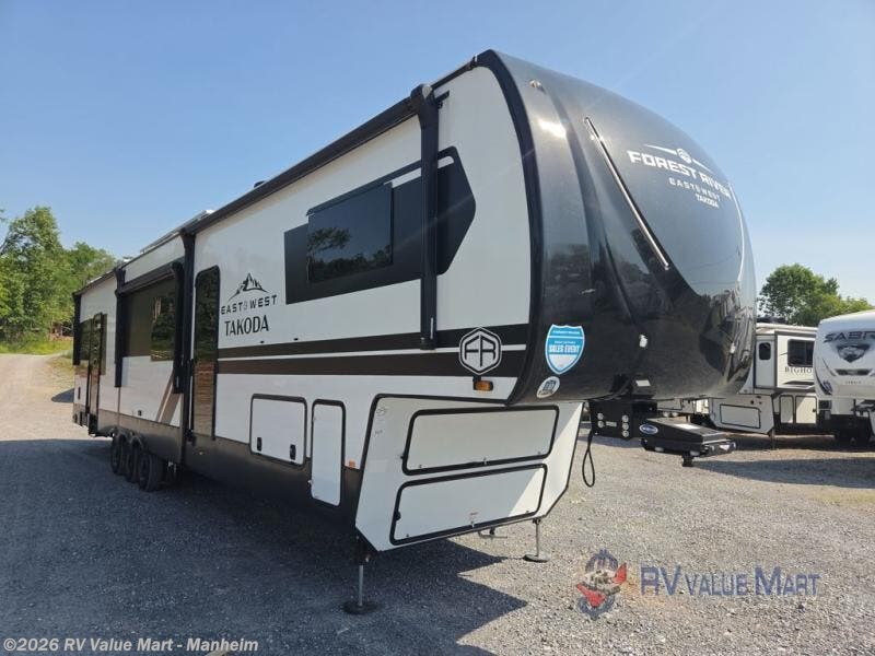New 2025 East to West Takoda 399TH available in Manheim, Pennsylvania