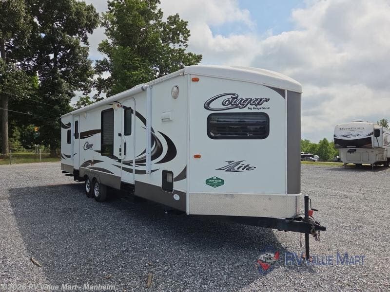 Used 2014 Keystone Cougar X-Lite 30FKV available in Manheim, Pennsylvania
