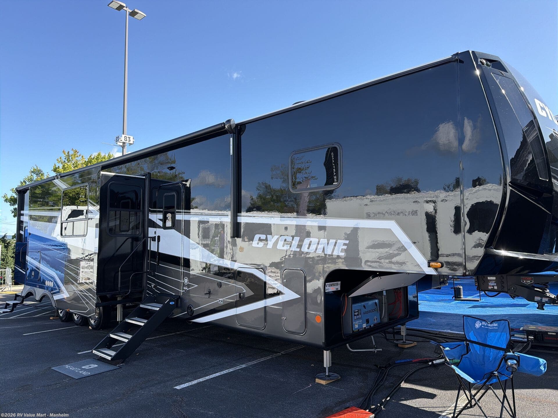 New 2027 Heartland Cyclone 3913 available in Manheim, Pennsylvania