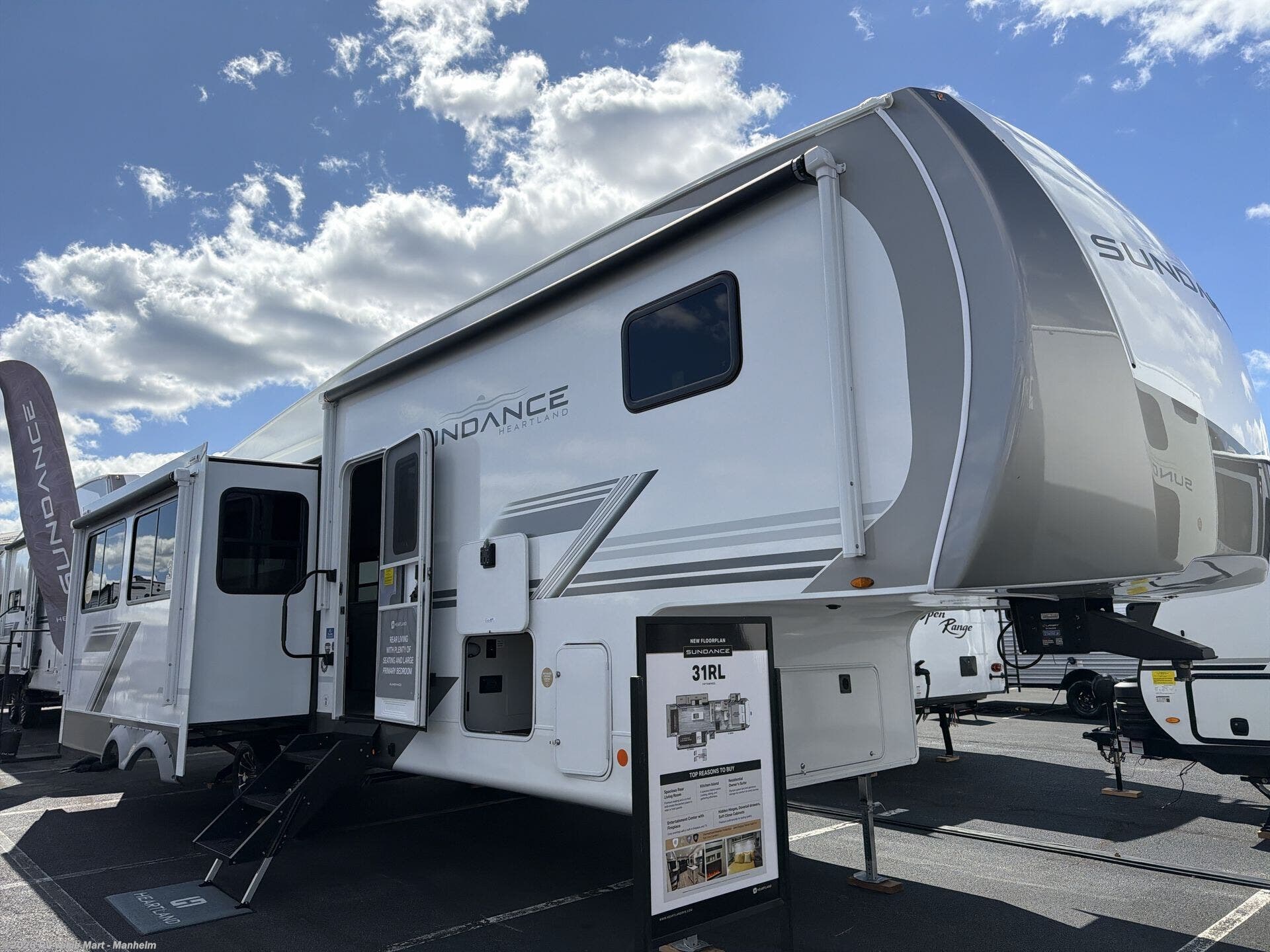 New 2027 Heartland Sundance 31RL available in Manheim, Pennsylvania