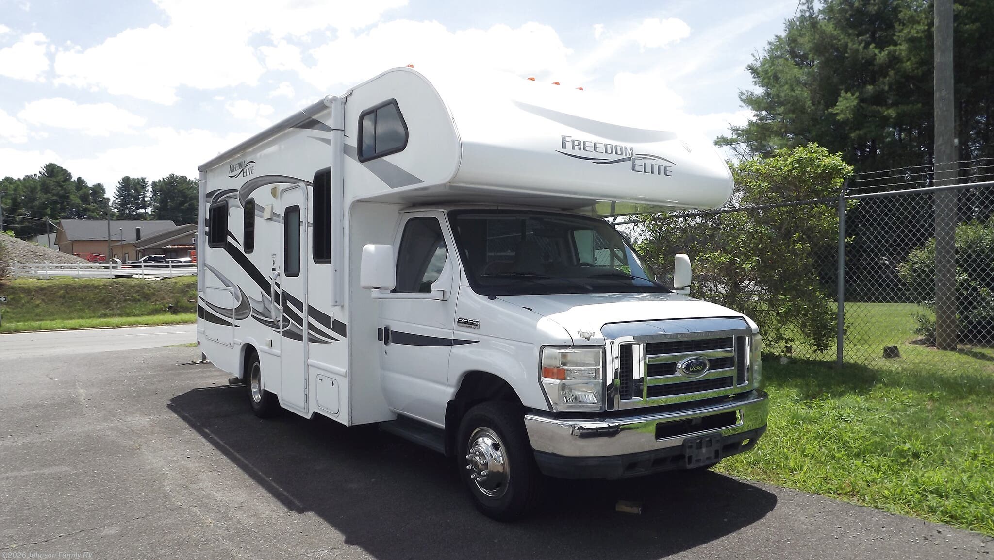 Used 2012 Keystone Freedom Elite 23U available in Woodlawn, Virginia